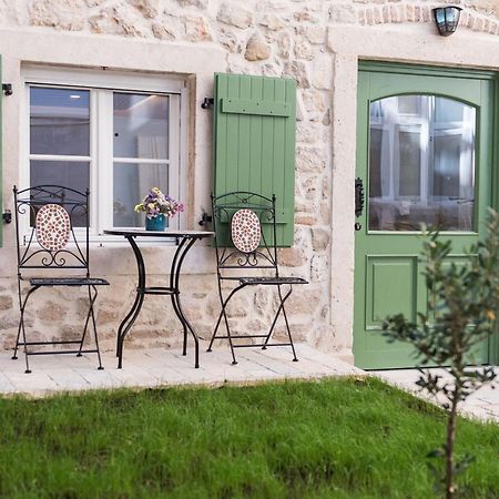 10 Heritage Rooms Ζαντάρ Εξωτερικό φωτογραφία